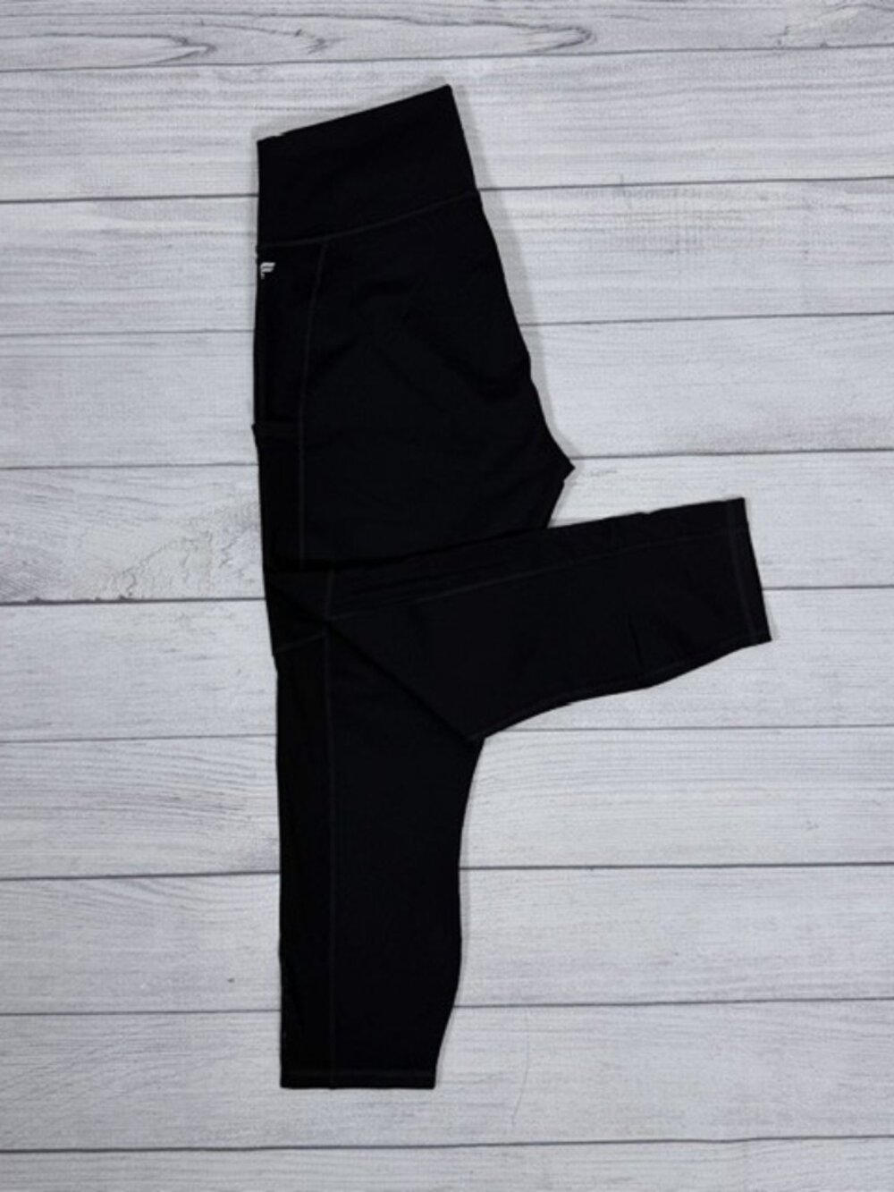 🖤NWT Fabletics Mila PowerHold High-Waisted Pocket Capri Leggings Black XL - Picture 3 of 12